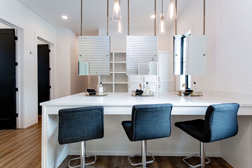 Sundown Manor - Image 67