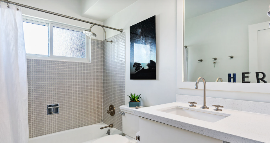 Hendry's Home - Image 16