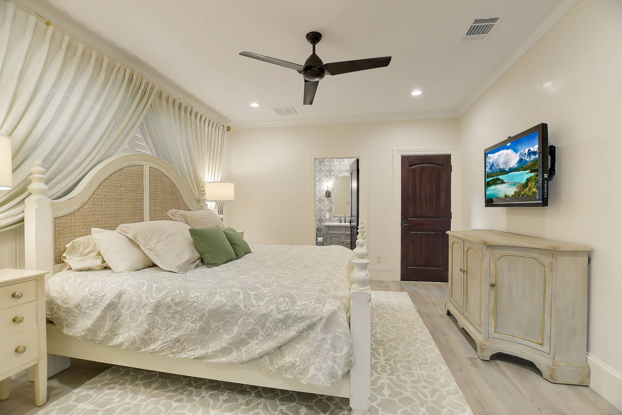 Catalpa Manor - Image 22