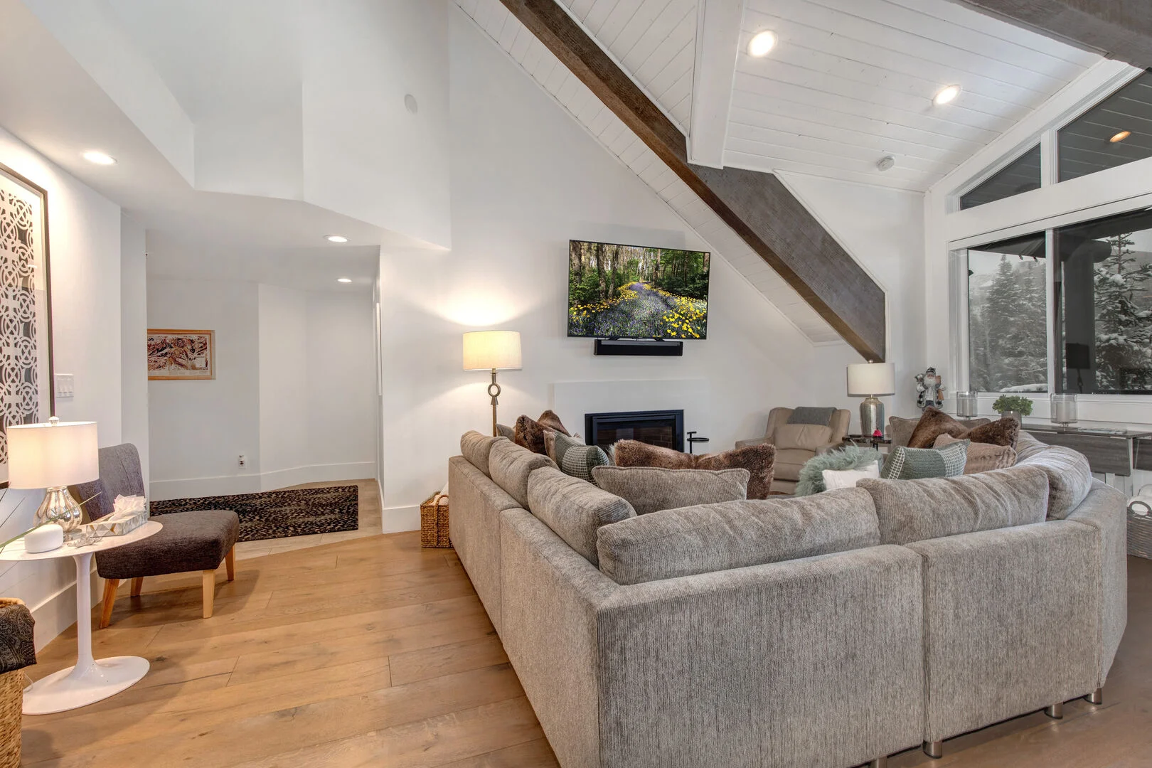 Deer House - Image 8