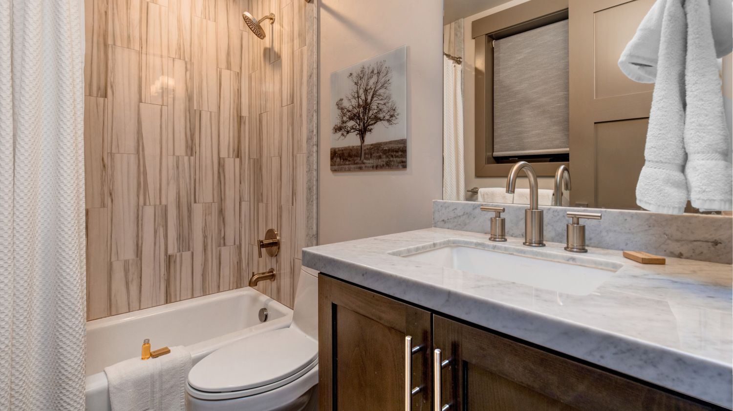 Empire House - Image 21