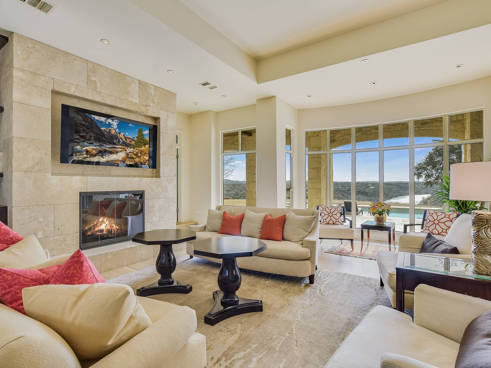 Red Cypress Home - Image 7