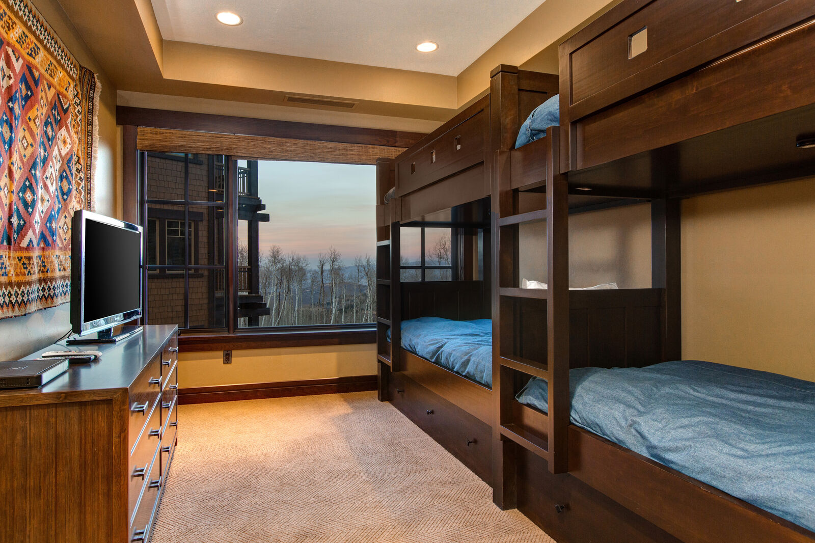 Peak Home - Image 23