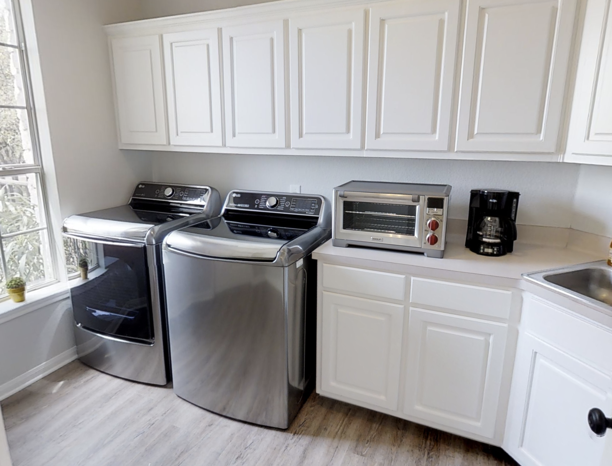 Sundown Manor - Image 40