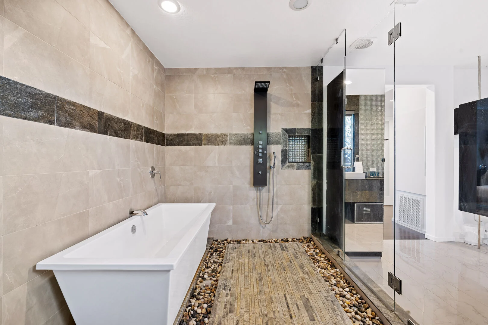 Waterfall House - Image 21