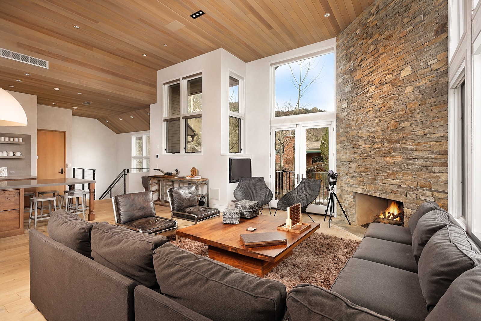 West House - Image 4