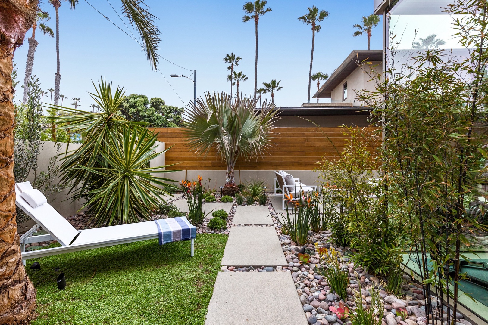 Blue Sapphire House - Image 27