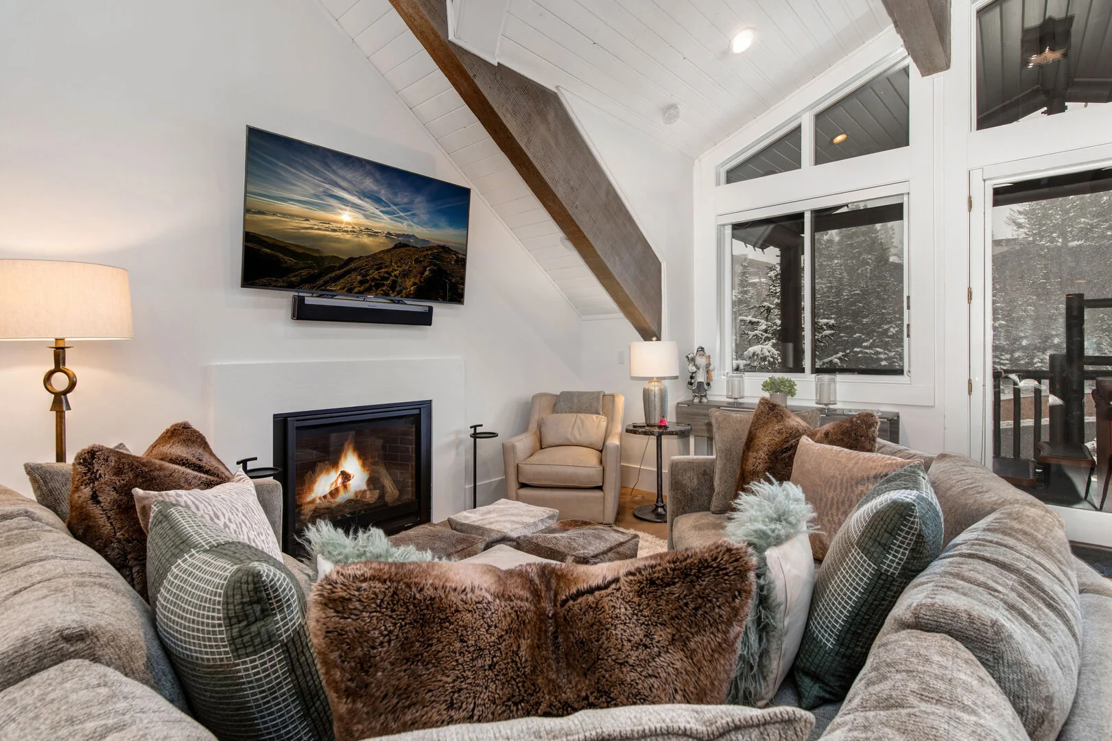 Deer House - Image 6