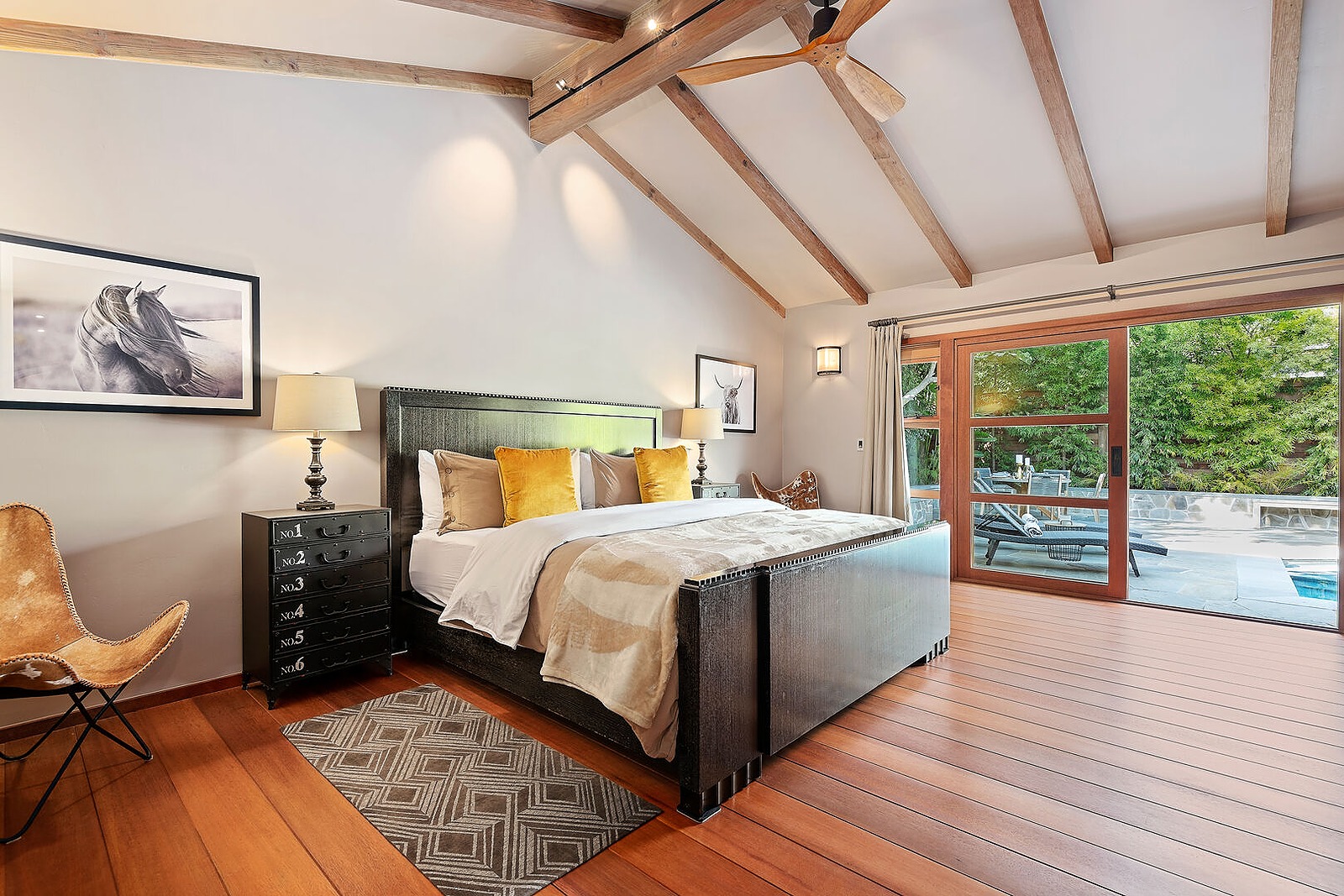 Middle Home - Image 18