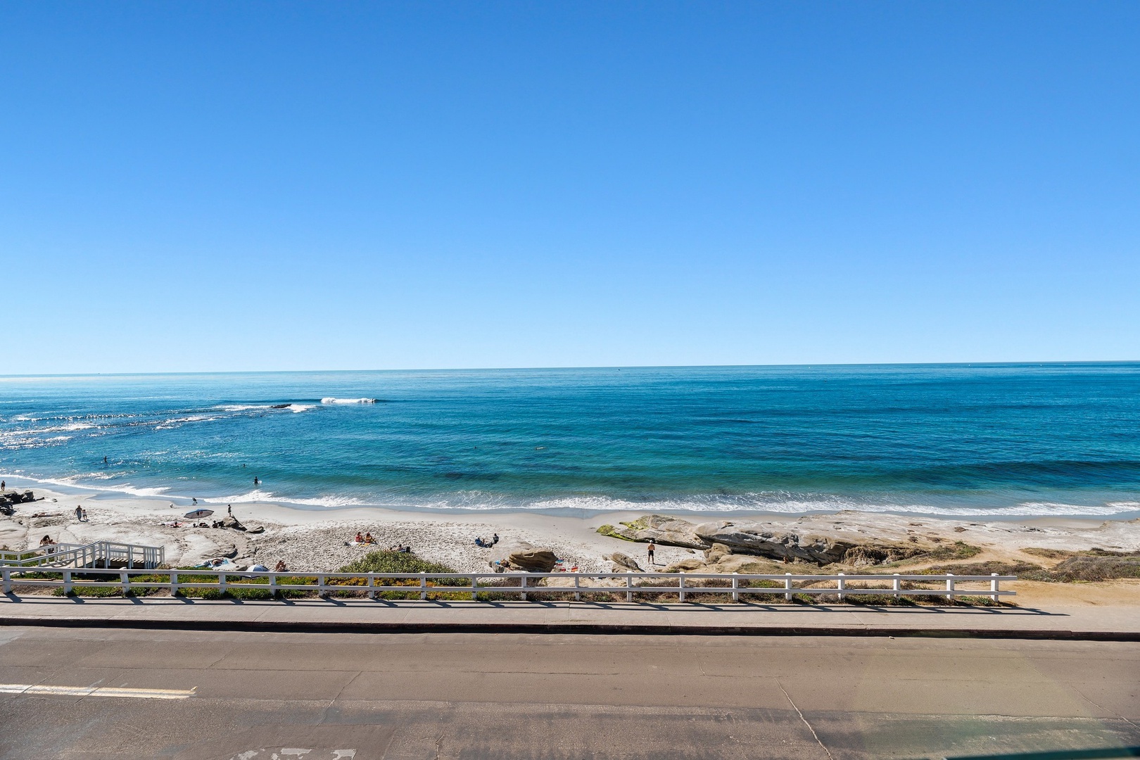 Blue Sapphire House - Image 7