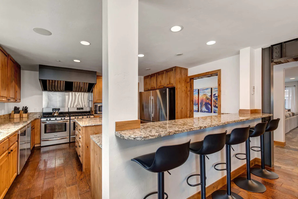 Warnick Manor - Image 6