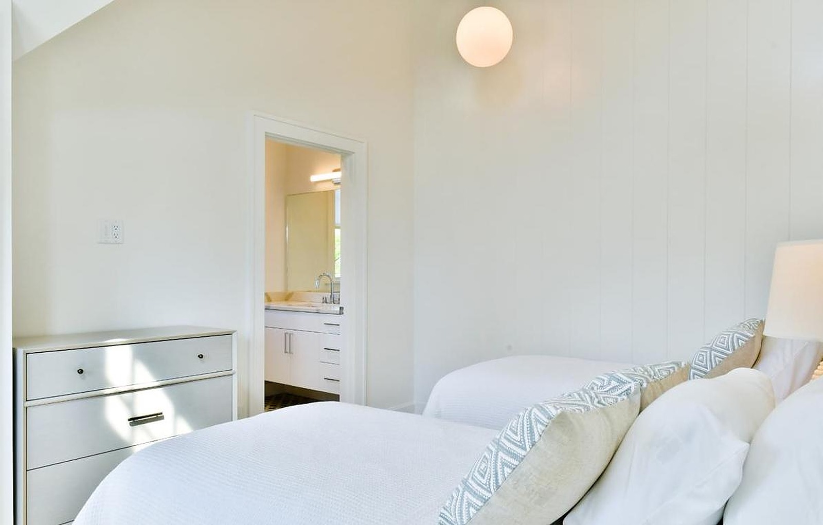 Surfside Villa - Image 21