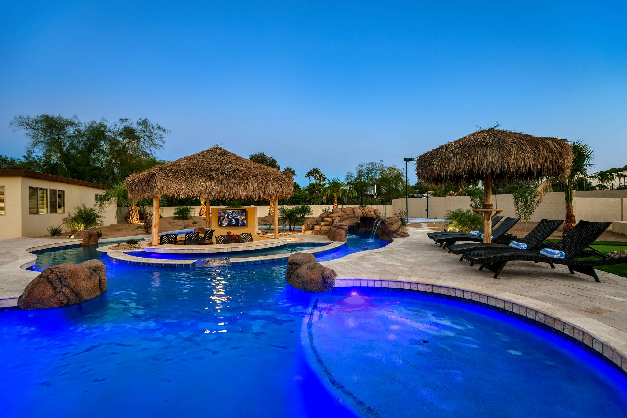 Sunrise Manor - Image 36