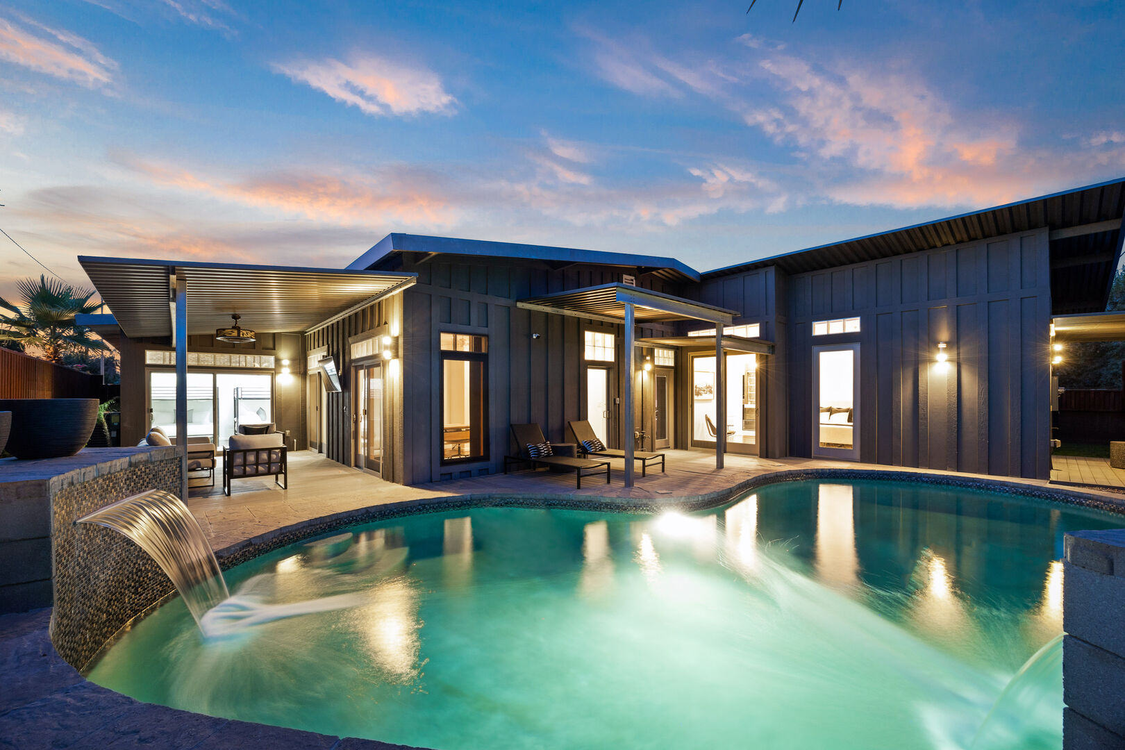 Waterfall House - Image 36