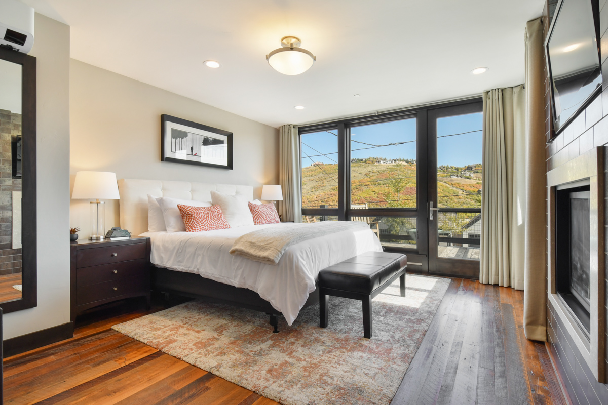 Red Wagon House - Image 24