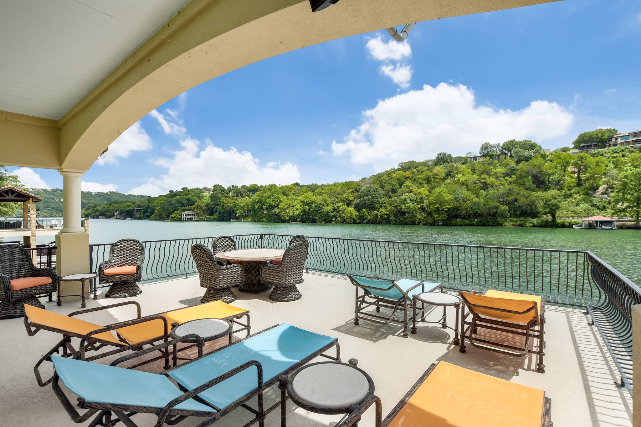 Janis Villa - Image 47