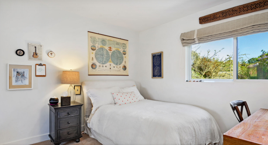 Hendry's Home - Image 13