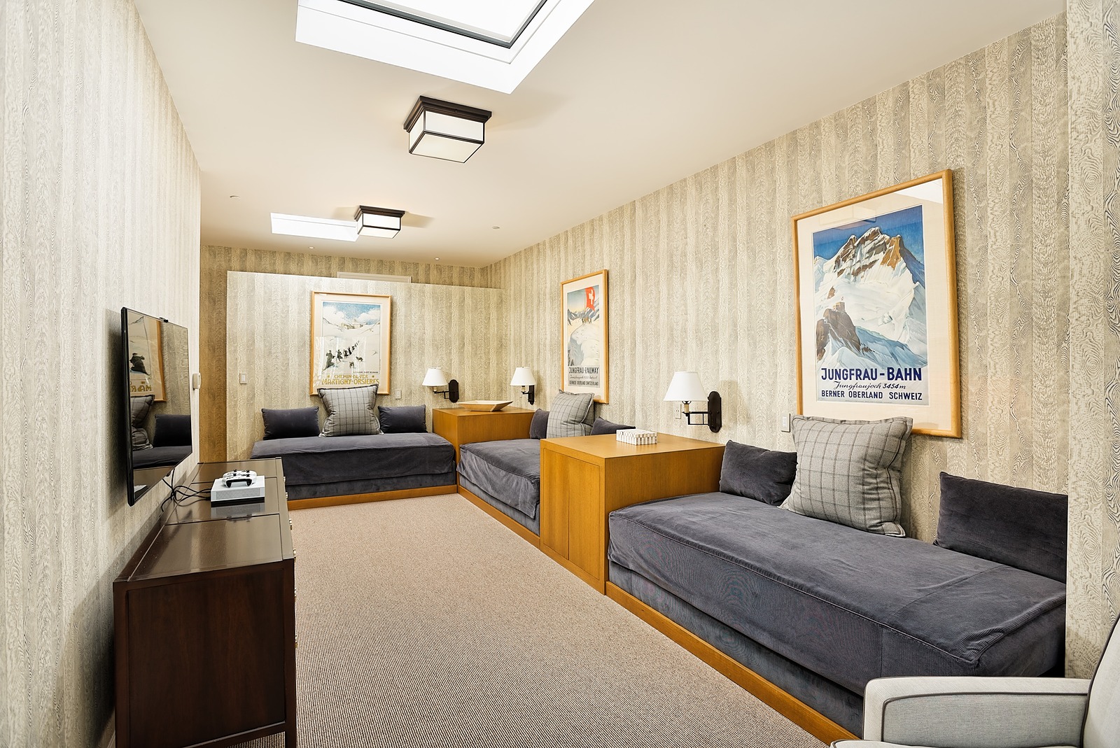 Roaring Manor - Image 35