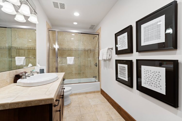 Berg Manor - Image 43