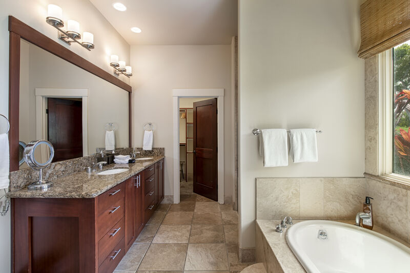 Mauna Lani Beach Retreat - Image 12