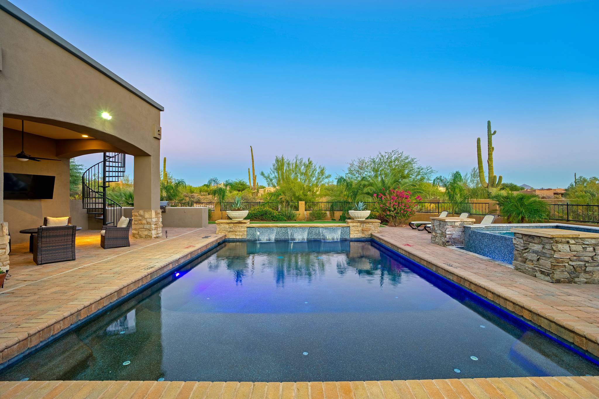 Pinnacle Vista Manor - Image 42