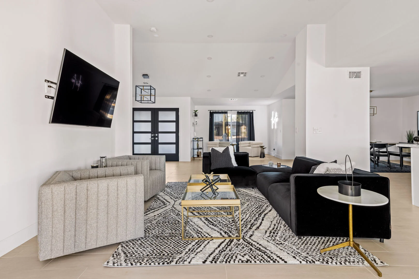 Bee Brush House - Image 7