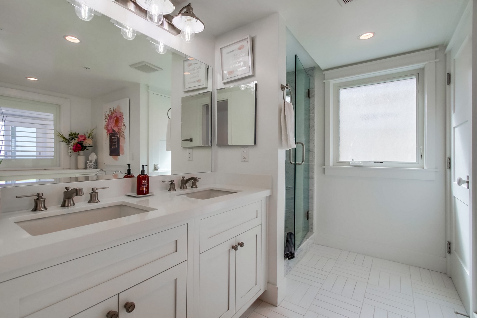 Peony House - Image 20