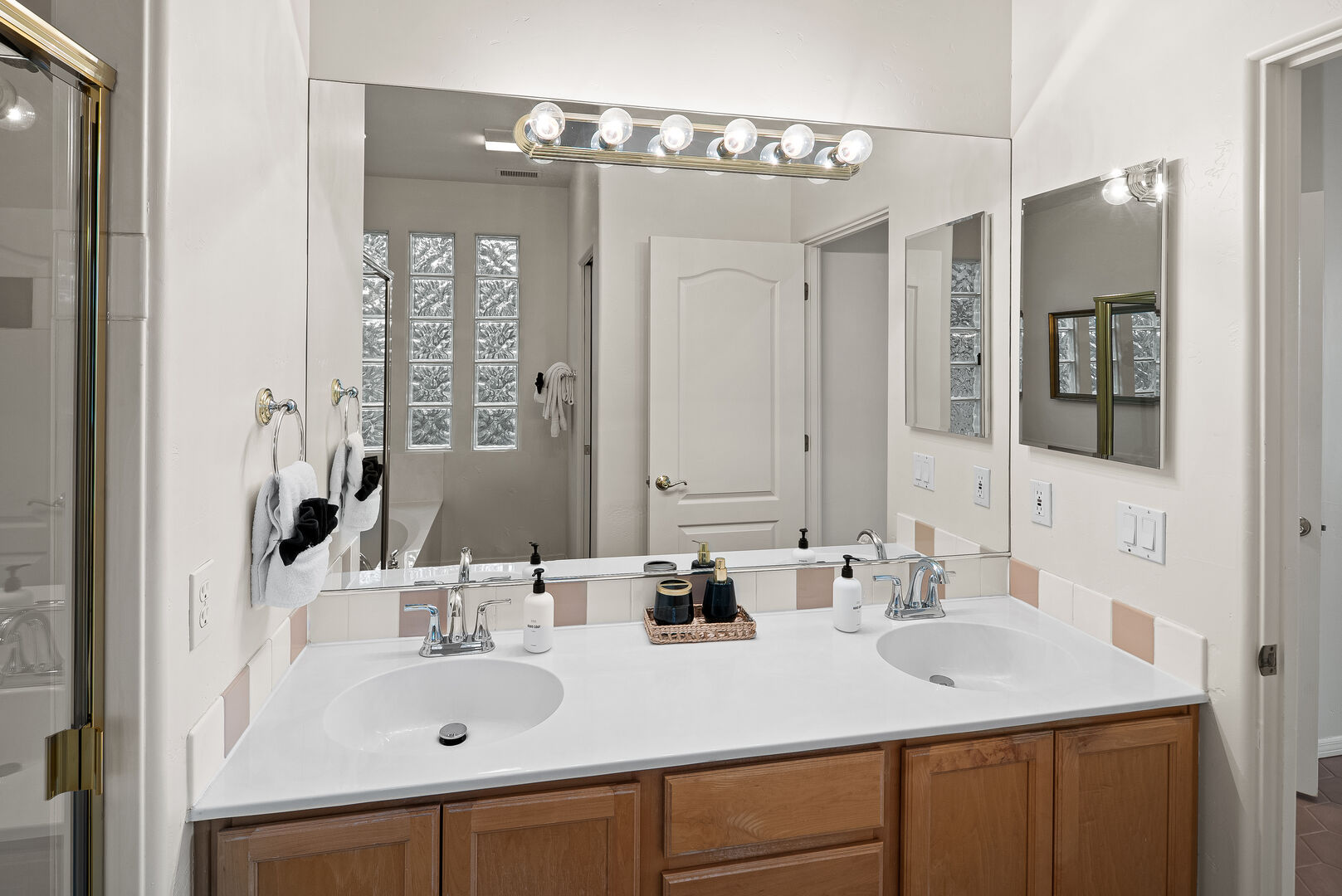 Tucker Home - Image 27