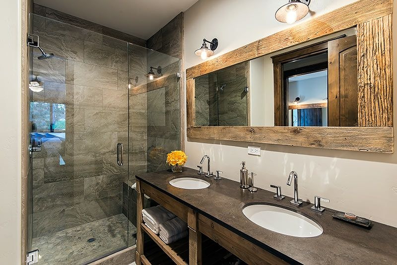 Saddle Manor - Image 33