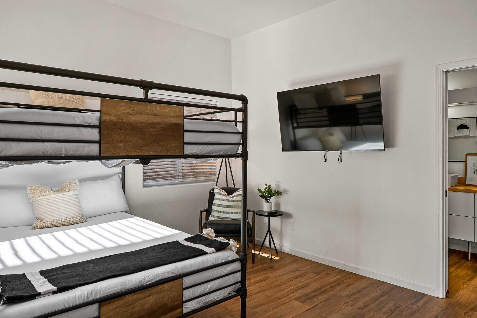 Munds Home - Image 35