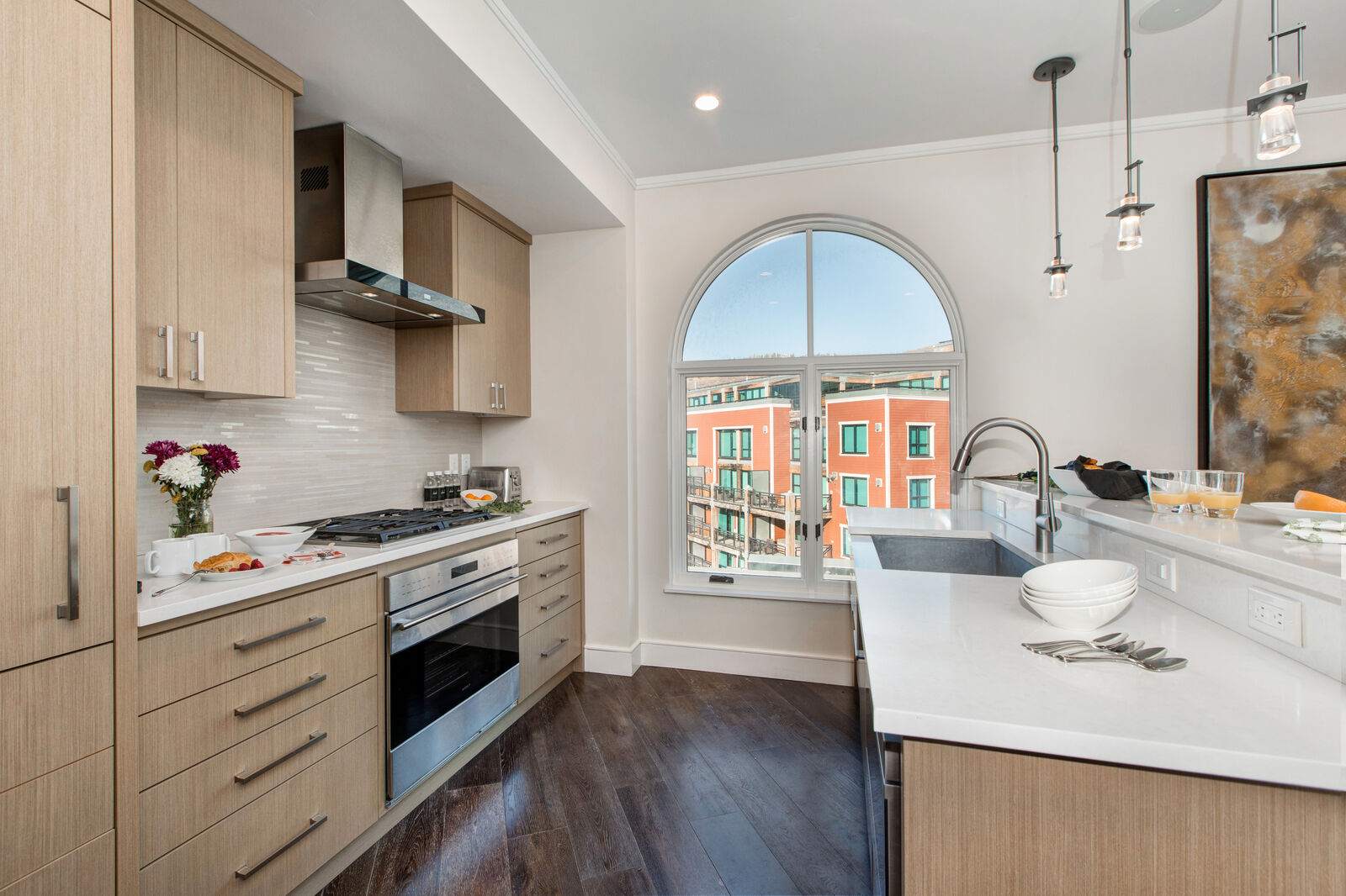 Silver Home - Image 8