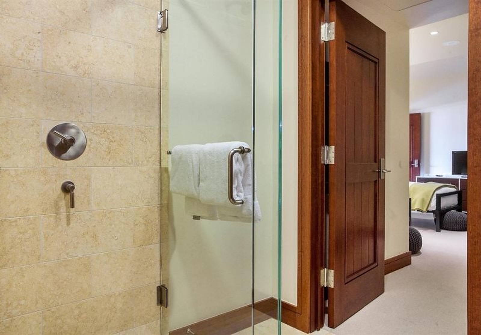 East House - Image 18