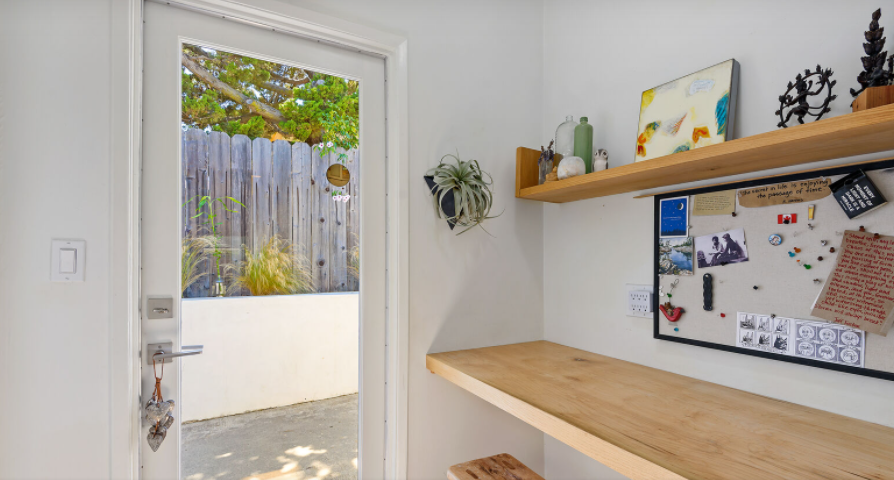 Hendry's Home - Image 9