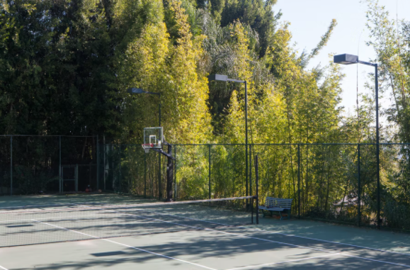 Hillside House - Image 33