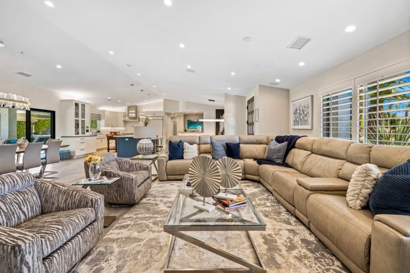 Cove House - Image 2