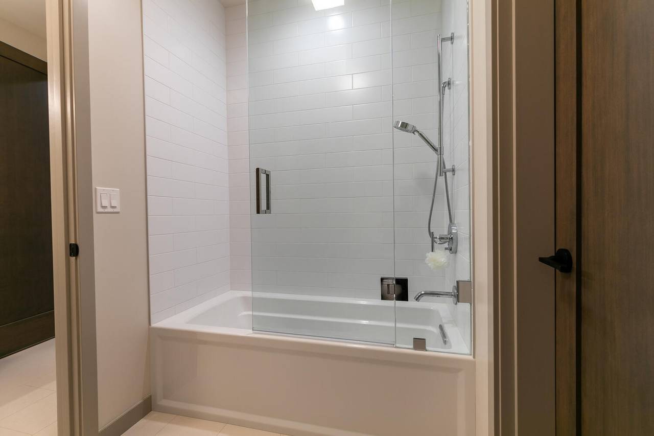 Spring House - Image 30