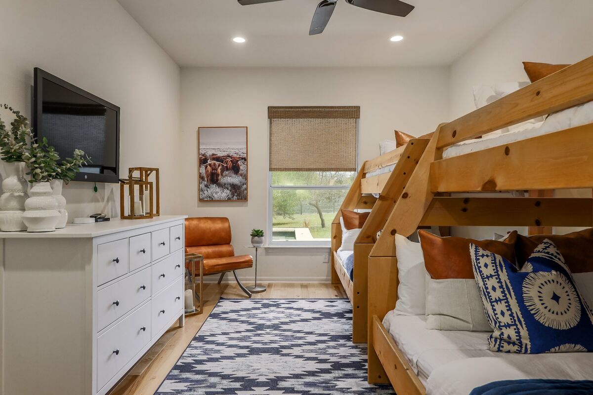 Fox Place - Image 24