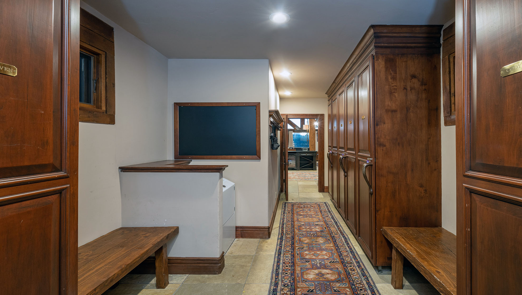 Peaks Manor - Image 46