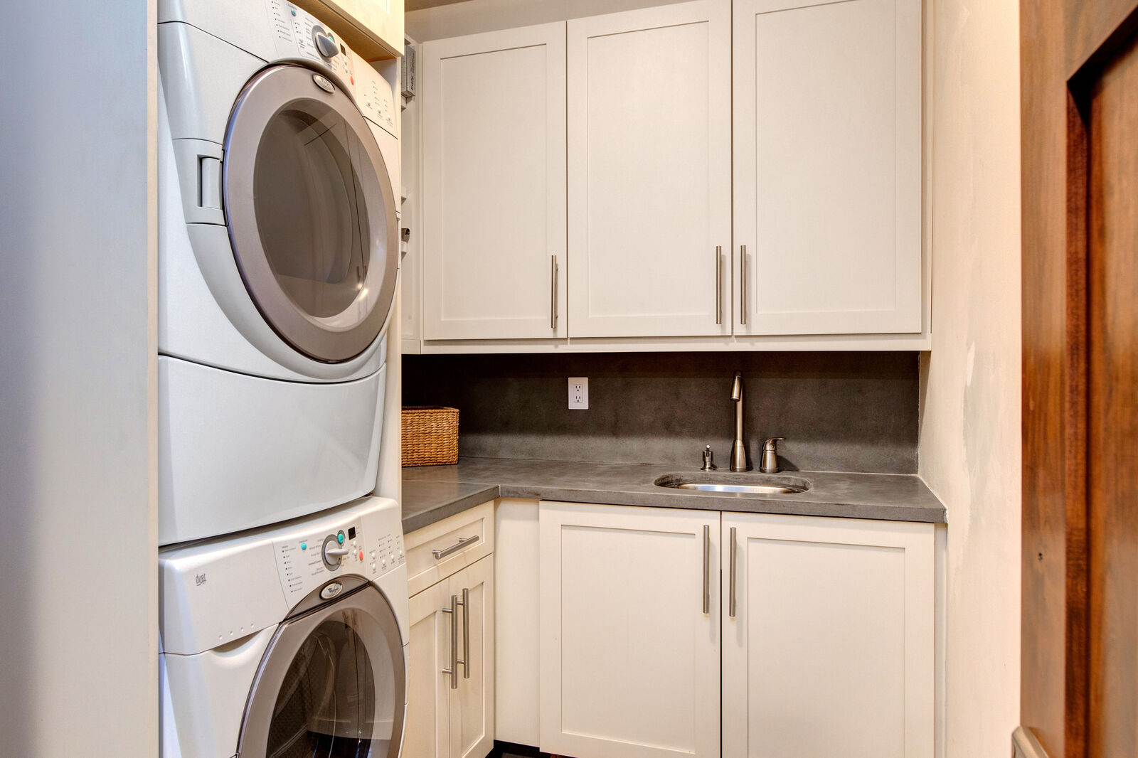 Woodside House - Image 45