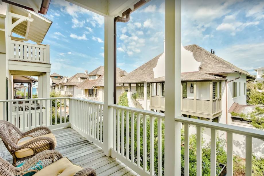 Water House - Image 38