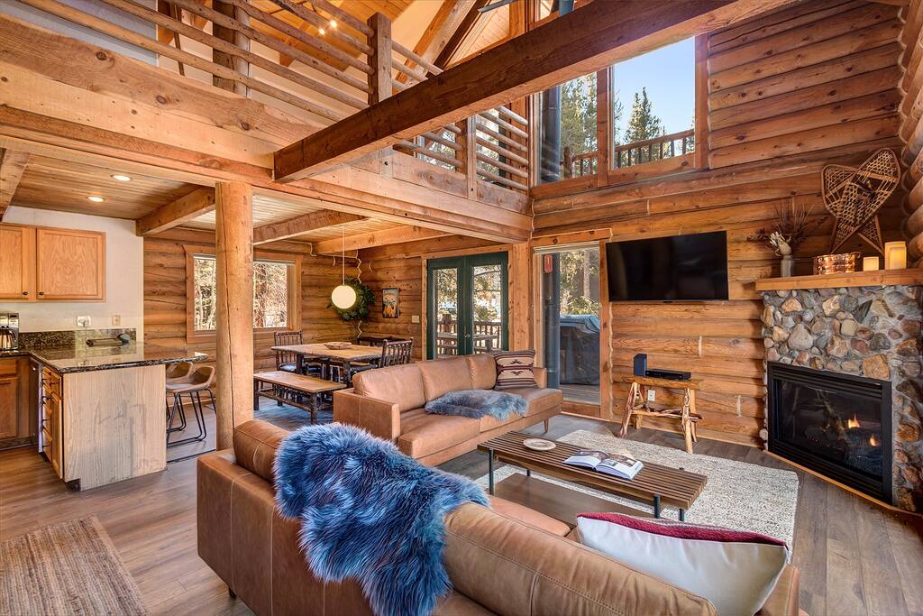 Spruce Creek Home - Image 3