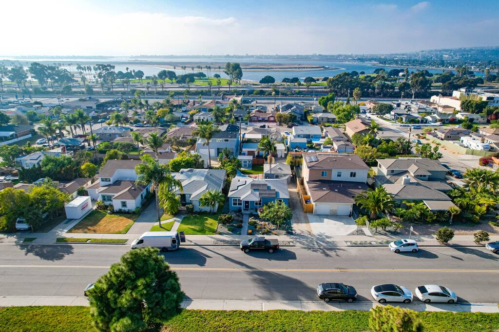 Blue Lagoon Home - Image 41