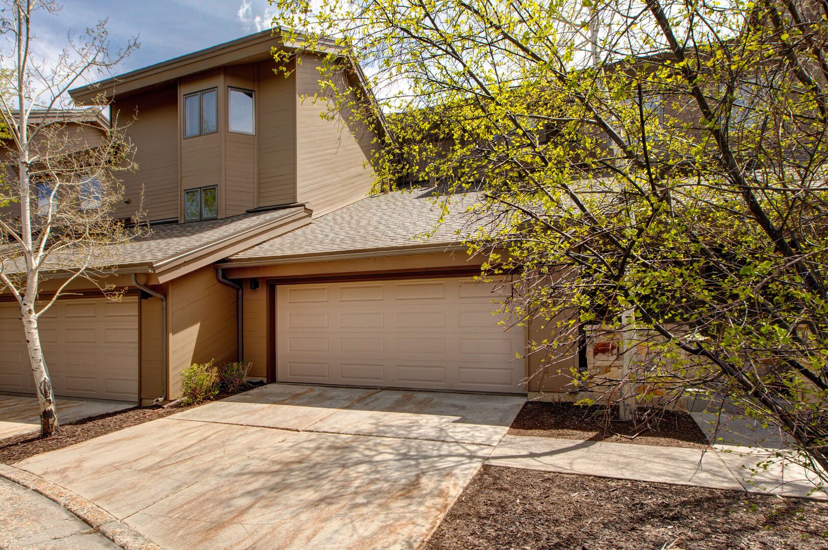 Lakeside Home - Image 29