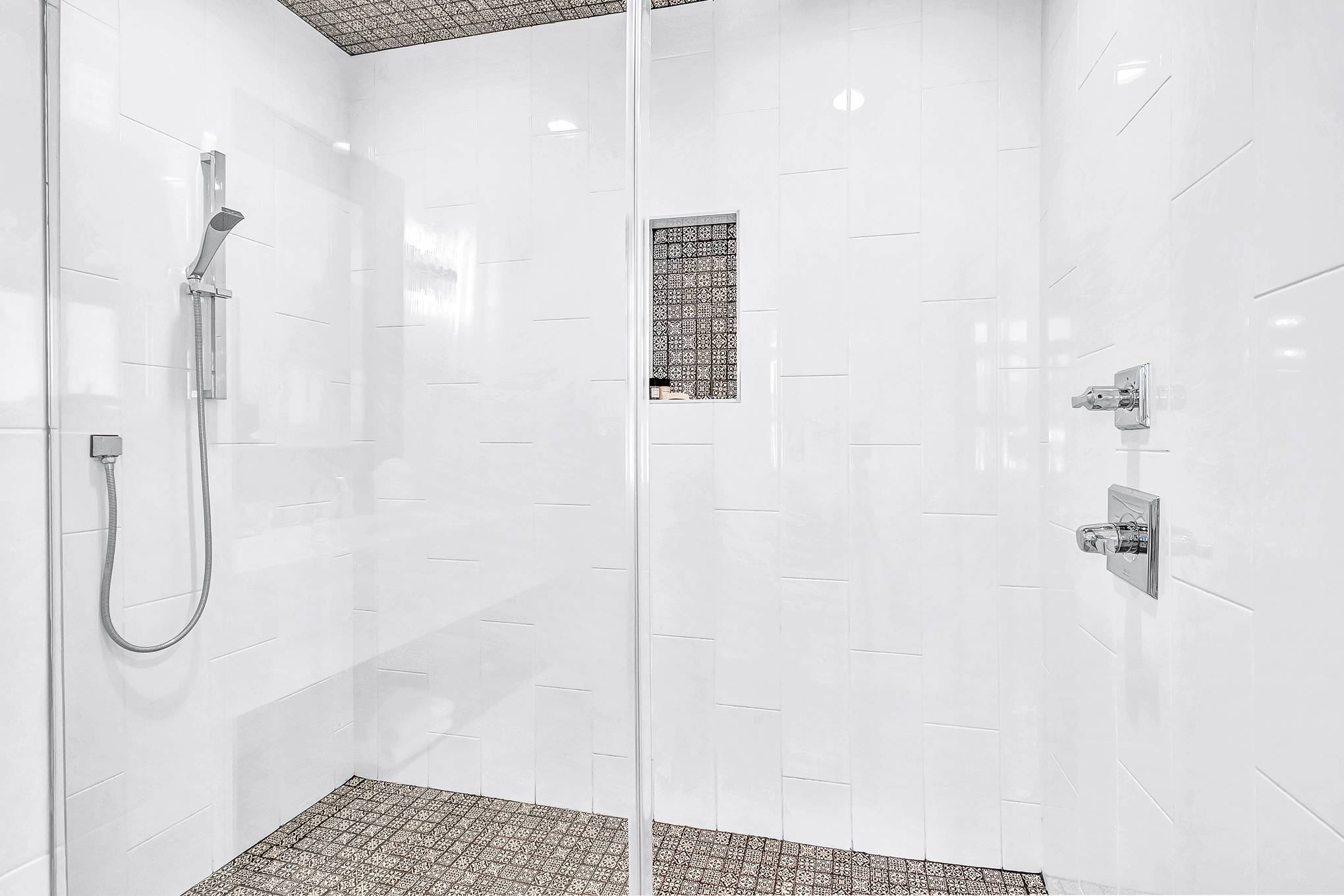 Lantern Manor - Image 39