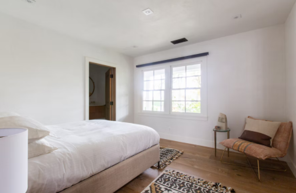 Honeysuckle House - Image 45