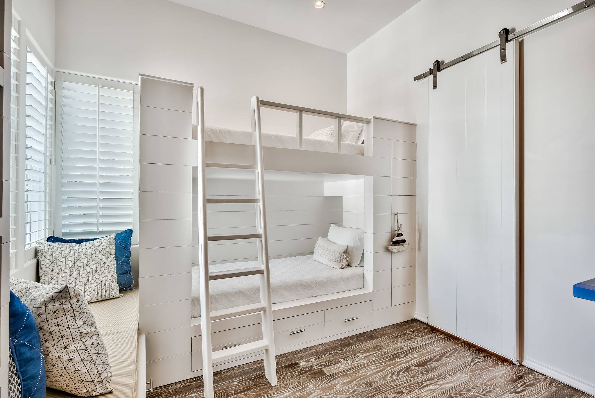 Jewelfish Place - Image 31