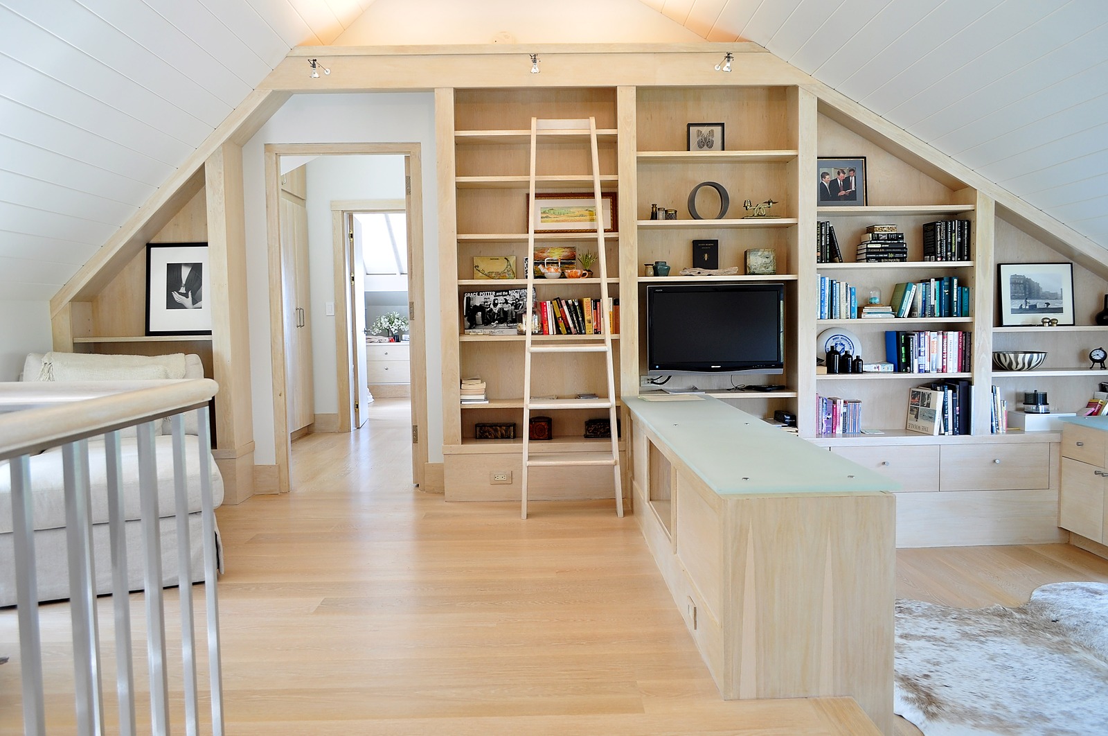 Harbor House - Image 13