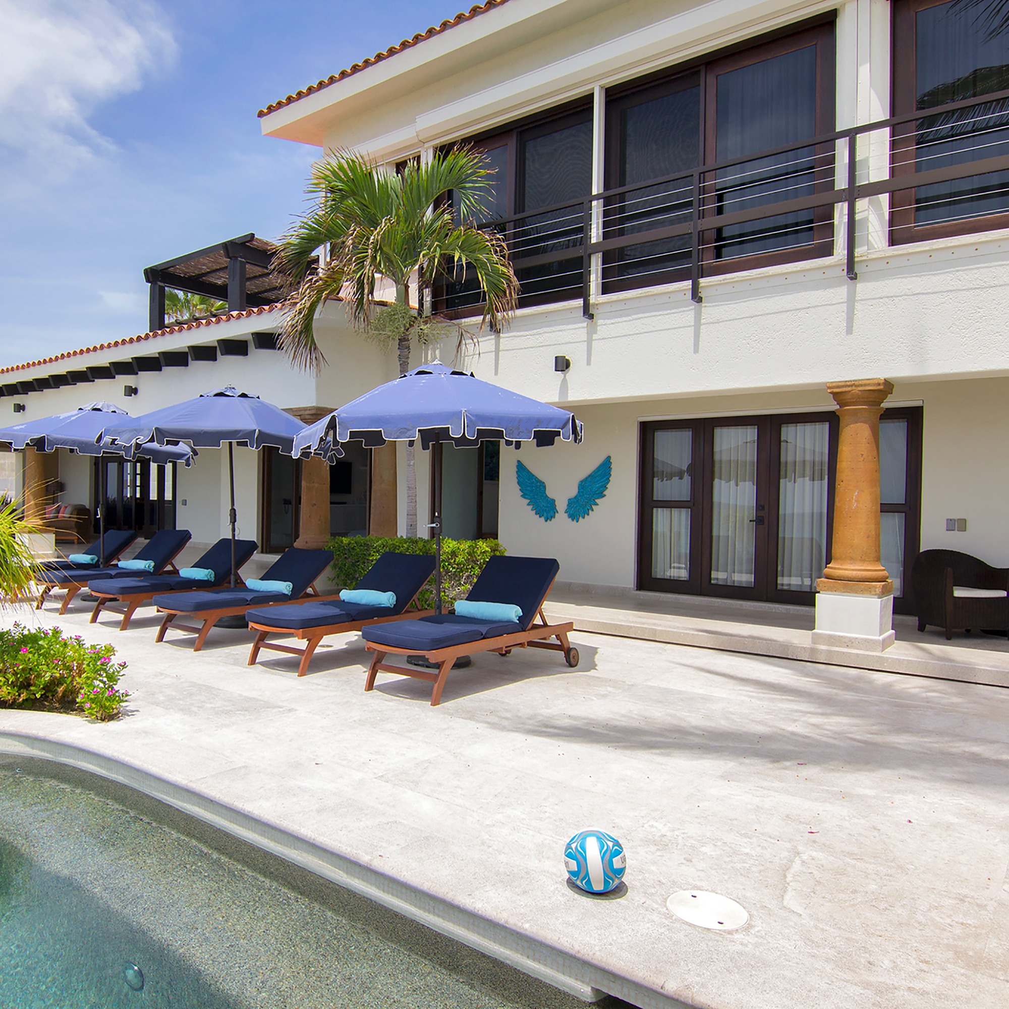 Transpeninsular Manor