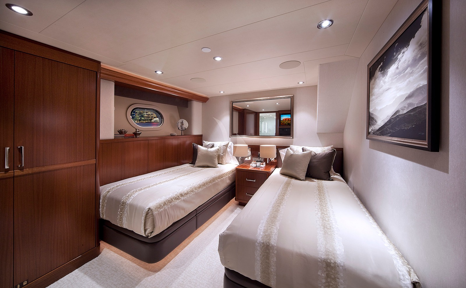 Pipe Dream Yacht - Image 13