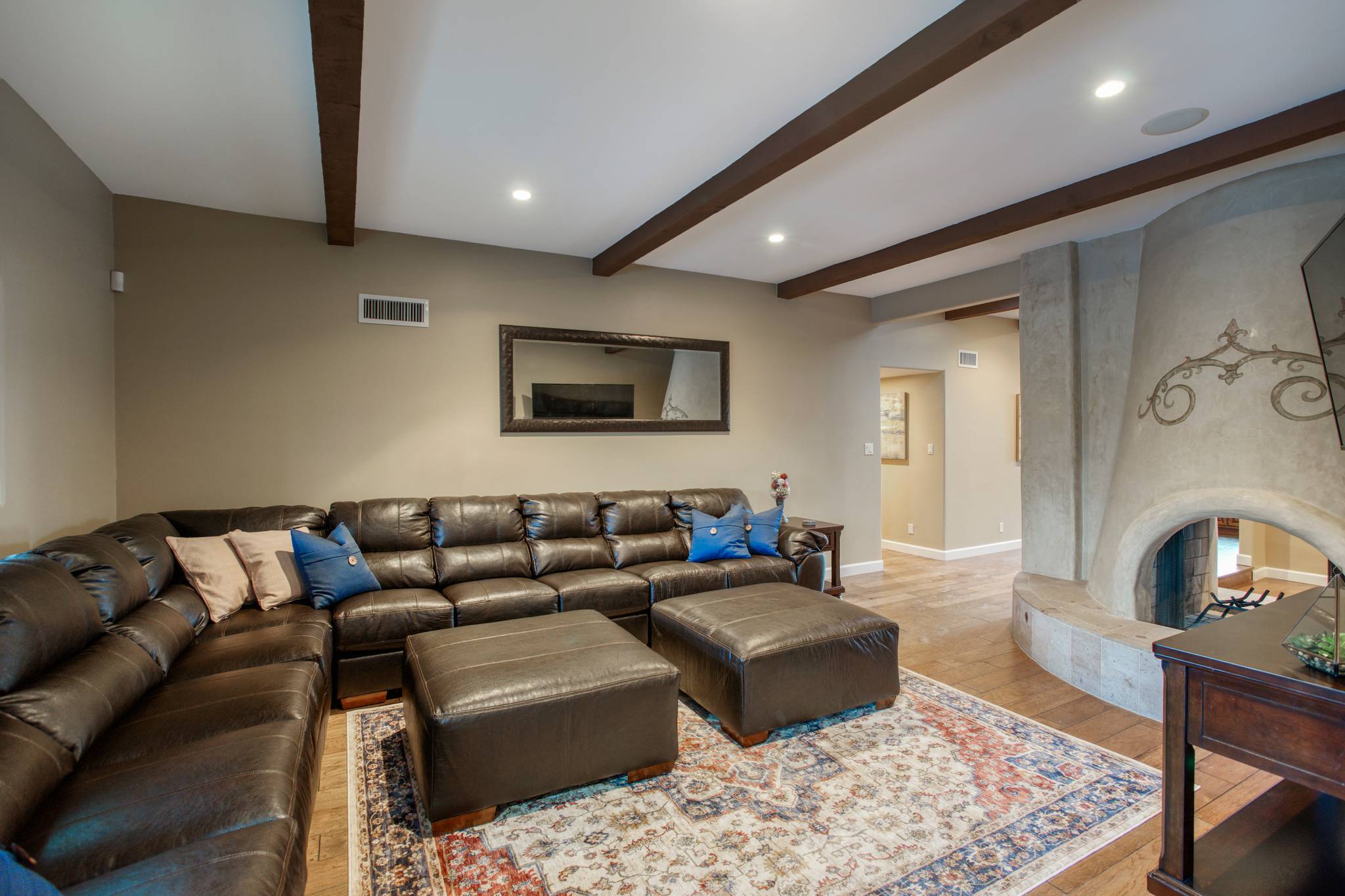 Sunrise Manor - Image 7